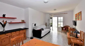 MarySol 1 Apartment with terrace close to the sea - Image 2