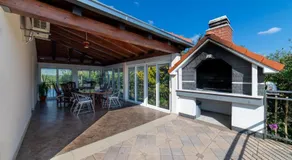 Mira Holiday Home - Image 3