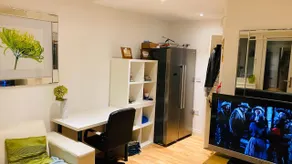 WHITTON, HOUNSLOW HOMESTAY - Image 4