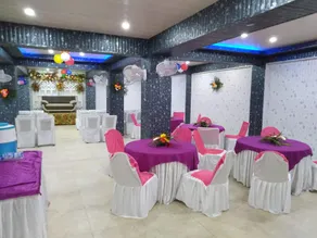 Hotel Paras Plaza - Image 2