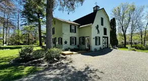 18 Vine Inn & Carriage House - Image 5