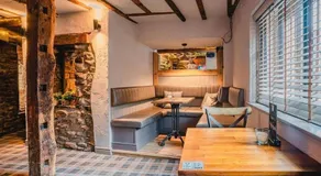 1 Bed Loft - Sleeps 2 - Parking - Wifi - Image 3