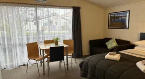 Anderson Park Motel - Image 2