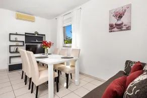 Apartment Fortuna 1 in Labin with heated pool - Image 4