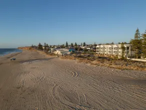 Sea Dunes Luxury Apartments - Image 4