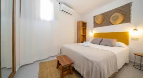 21 Sleeps Private Pool Villa & BBQ Near Barcelona - Image 2