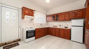 Sainis Rooms 5 - Cozy Apartment for Four People with Full Kitchen - Image 5
