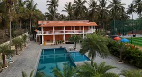 Metro Club Resort - Image 2