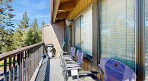 Kingsbury Grade home with fireplace & easy access to beaches & skiing sleeps 6 - Image 4