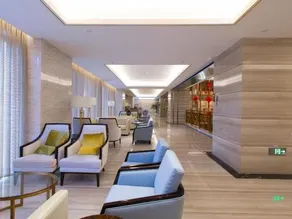 Royale Tower Hotel - Image 3