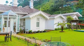 The Clovelly Bungalow - Image 4
