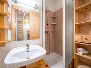 Cosy apartment in the mountains in Morillon - Image 2