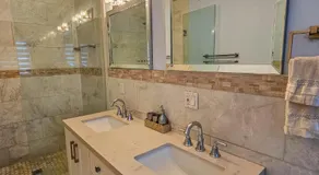 Ensuite in New Home with Parking, Close to Bluffers Park, Lake Ontario, 15 Mins to Downtown - Image 2