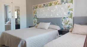 Hostal Fuente del Pino - Image 2