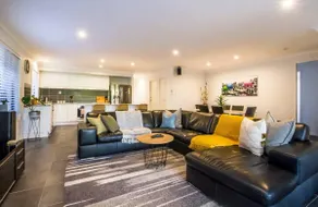 Charming 3BR House in the Heart of Dakabin - Image 3