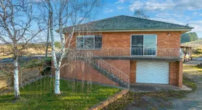 Panoramic Views on Pinnacle 3 Bedroom Farm Stay - Image 5