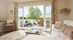 Caterina Lake Lodge - Image 2