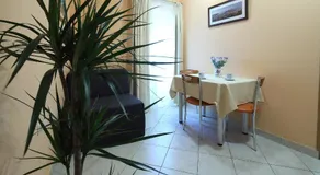 La Familia Apartments - Image 4