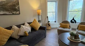 Downtown Huntsville Gem in Muskoka - Image 2