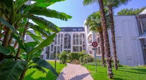 Maraini Elegante Apartment with Jacuzzi & Balcony - Happy Rentals - Image 3