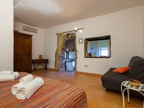 Charmantes Apartment mit Pool, Terrasse und Garten - Image 5