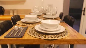 2-Bed Wallington, Sleeps 6, Parking, Near LGW - Image 5