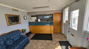 Richmond Inn and Suites - Image 2