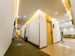GreenTree Inn Suzhou Zhangjiagang City Jingang Town Express Hotel - Image 4