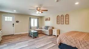 Studio Stay w/ Deck in Missouri Wine Country - Image 2