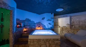 Flos Hotel - Image 2