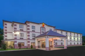 Super 8 by Wyndham Jackson/Ridgeland - Image 5