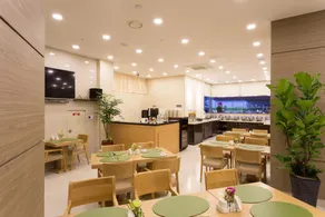 CS Avenue Tourist Hotel - Image 2