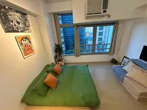 Spacious 100+Mbps Wifi + Free Pool Use in Eastwood - Image 2
