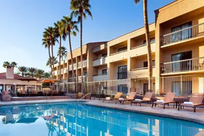Courtyard by Marriott Phoenix North - Image 2