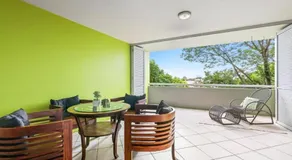 Lovely 3-Bed with Alfresco Dining by Custom Bnb Hosting - Image 3