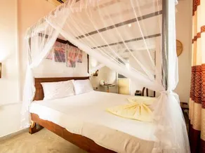 Frangipani Beach Villa - Image 2