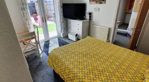 BARBIE HOUSE ,Opposite PIER & Beach ,SLEEPS 6 , 2 BEDROOM GROUND FLOOR SELF CONTAINED GARDEN FLAT , PRIVATE ENTRANCE , KITCHEN , Guaranteed Parking ,Wifi , Movies ,Bathroom ,fridge , microwave ,BEDROOM 1, DOUBLE BED & 2 SINGLE BEDS ,BEDROOM 2 , DOUBLE BED - Image 2