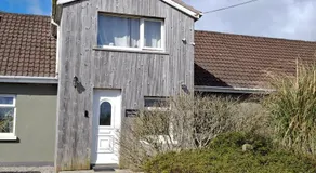 Tom's Alpaca Cottage - Image 4