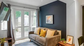 Central Wigan Large House - Ideal for Contractors & Families - Image 2