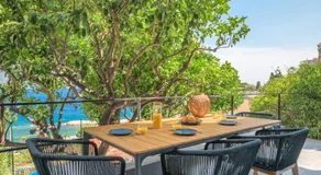 Proche Monaco, vue mer, accès plage et jardin privatif - Image 2