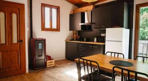 Apartament a una antiga masia al costat del riu - Image 3