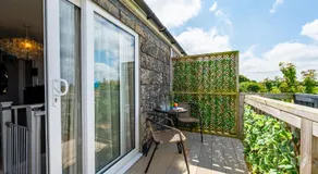 Deerpark, Guest House - Image 4