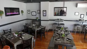 Cafe Drydock & Inn - Image 2