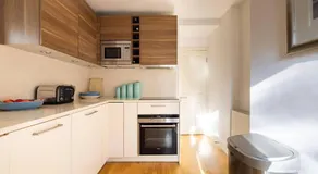 Niru Modern & Stylish Flat wHuge Private Terrace - Image 3