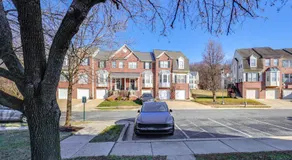 5 Mi to Show Place Arena: Quiet Townhome w/ Patio - Image 4