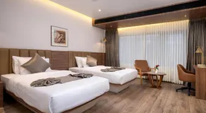 Crystal Suites - Image 2