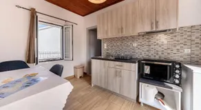Appartement avec internet haut débit, terrasse et barbecue | Vue jardin - Image 2