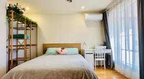 20 minutes to Mel CBD 2 BRs AirCon unit guest house - Image 2