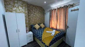 Good priced Accommodation in Sherperds bush - Image 2
