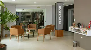Hotel Guest - Image 5